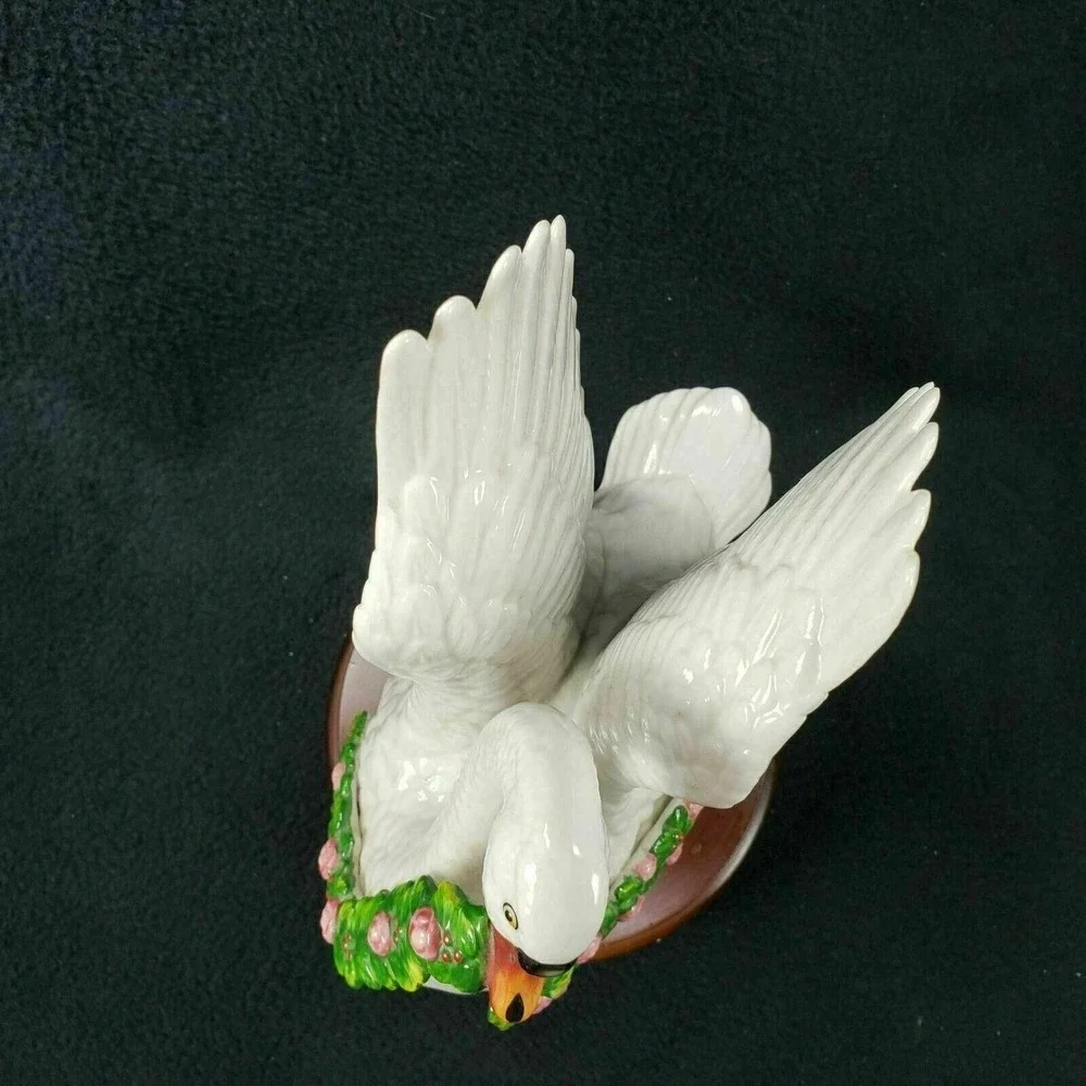 Neiman Marcus Swan Tchaikovsky Swan Lake Finale Japan Musical Box Wind Up